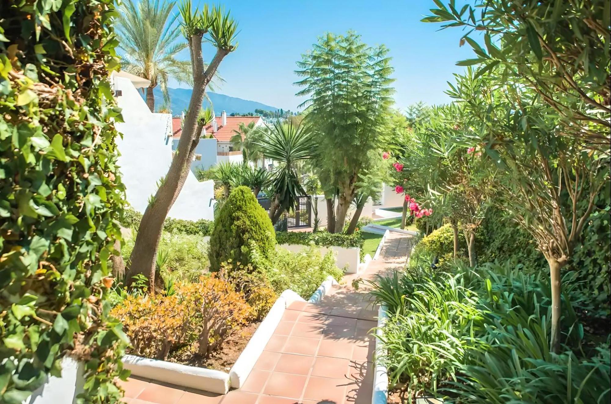 Gorgeous 2Br Apt. W/ Mountain View Puerto Banus Марбелья Екстер'єр фото