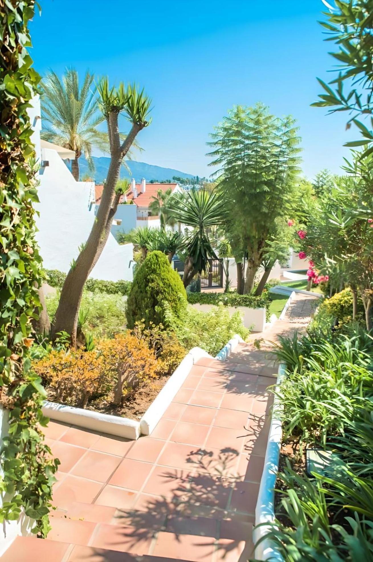 Gorgeous 2Br Apt. W/ Mountain View Puerto Banus Марбелья Екстер'єр фото